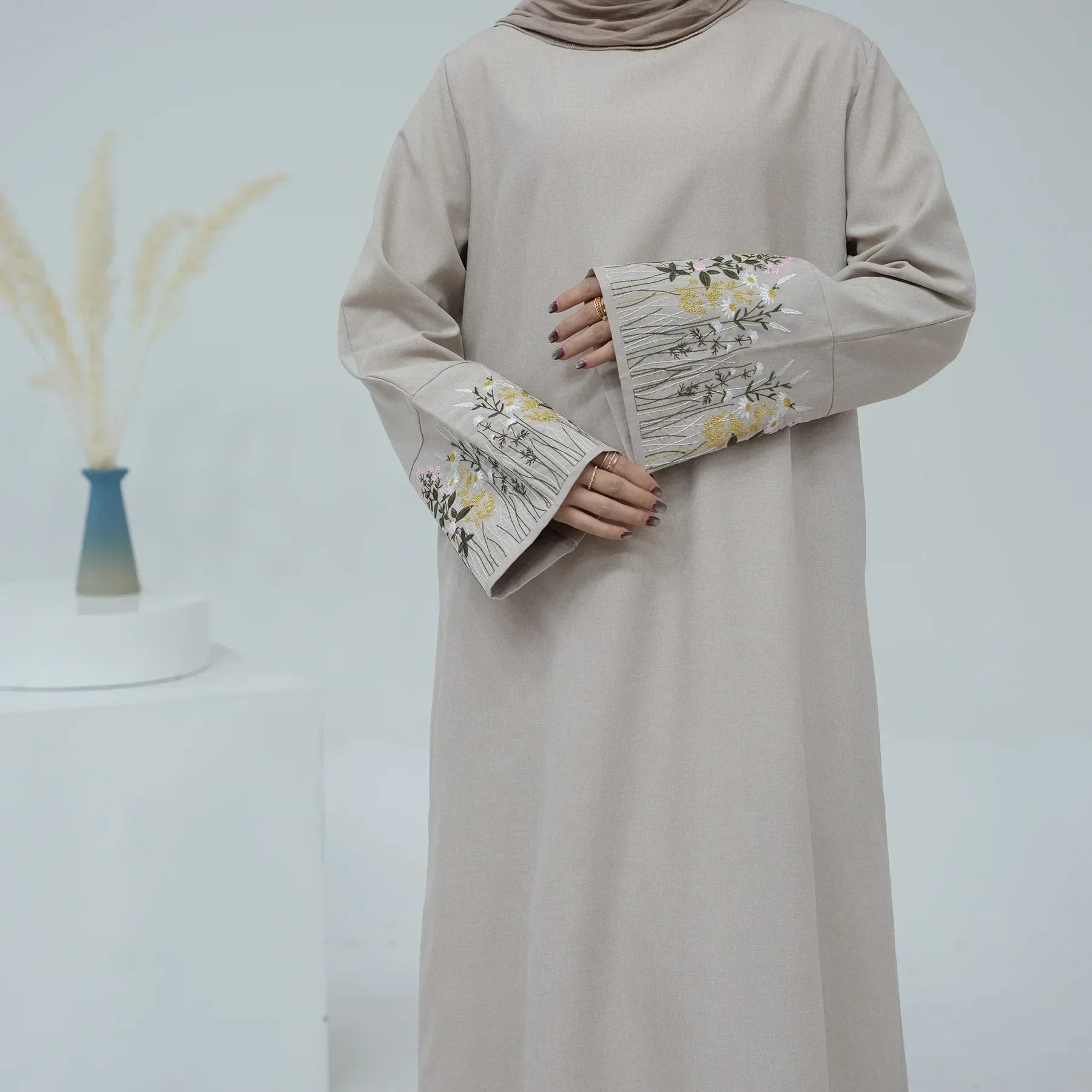 Abaya en lin de coton brodé - hijab turc Dubaï, caftan Ramadan - robe décontractée - image de produit 9